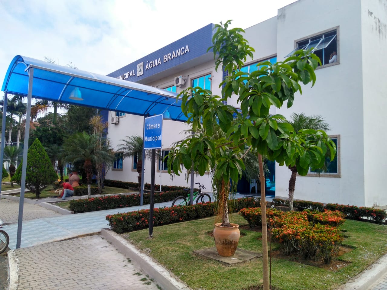 NOTÍCIA: CÂMARA MUNICIPAL DEVOLVE À PREFEITURA A 2ª PARCELA DE RECURSOS PARA CUSTEIO DO TRANSPORTE UNIVERSITÁRIO
